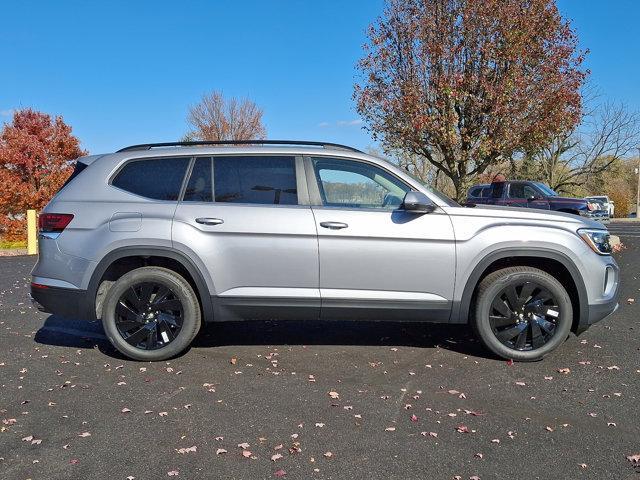 new 2025 Volkswagen Atlas car, priced at $44,278