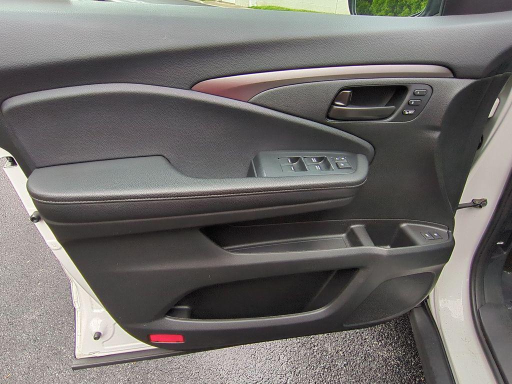 used 2022 Honda Passport car, priced at $26,991