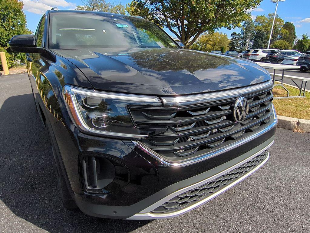 new 2026 Volkswagen Atlas Cross Sport car, priced at $45,657