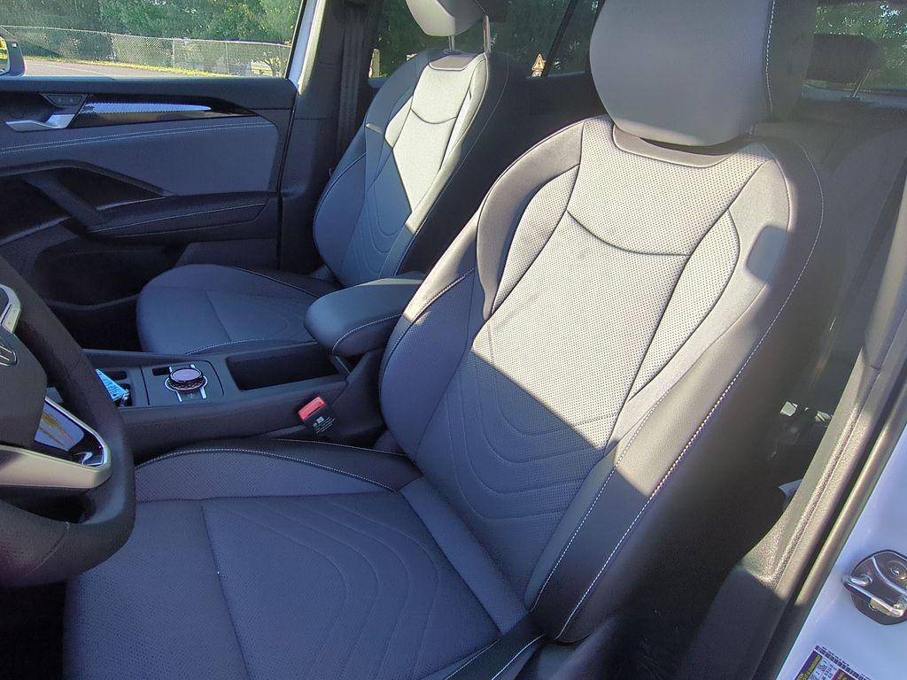 new 2025 Volkswagen Tiguan car, priced at $40,692