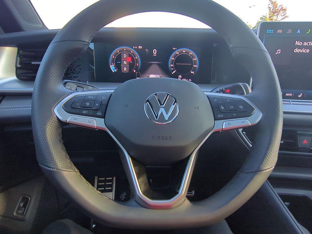 new 2025 Volkswagen Tiguan car, priced at $40,692