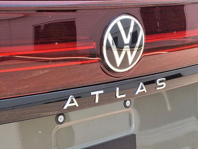 new 2025 Volkswagen Atlas car, priced at $45,648