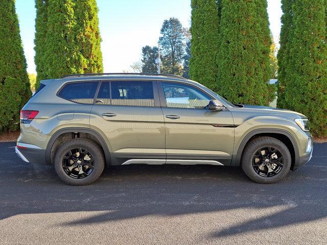 new 2024 Volkswagen Atlas car, priced at $43,226