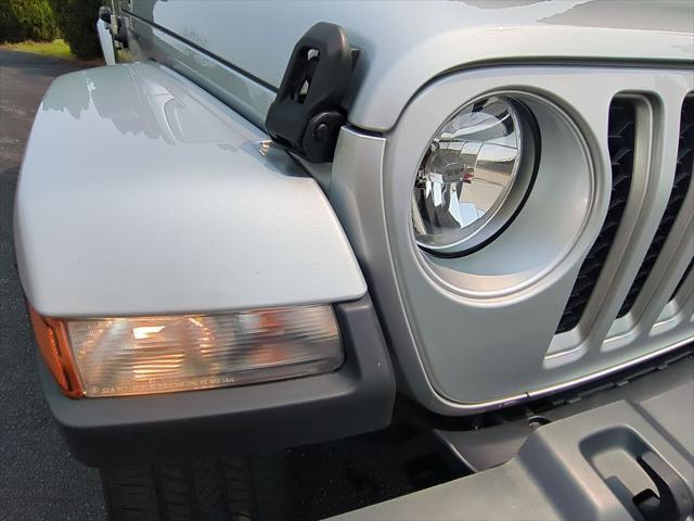 used 2023 Jeep Gladiator car, priced at $34,992