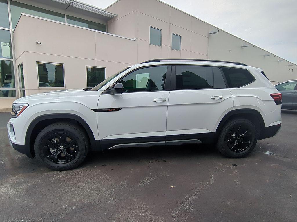 new 2025 Volkswagen Atlas car, priced at $42,177
