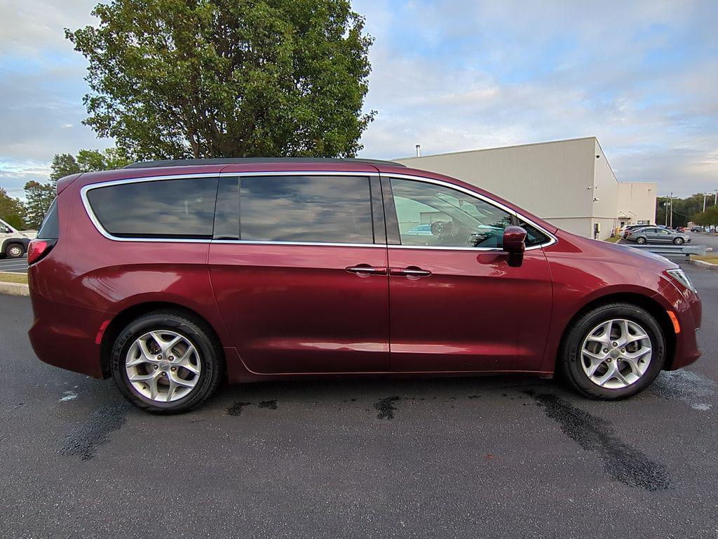 used 2018 Chrysler Pacifica car, priced at $12,596