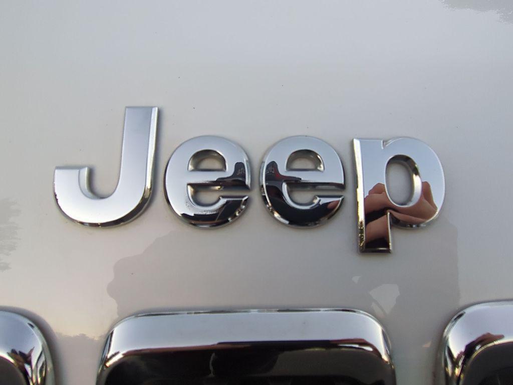 used 2021 Jeep Cherokee car, priced at $25,490