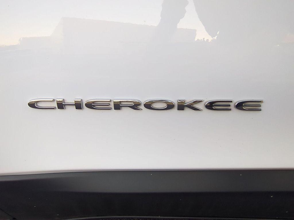 used 2021 Jeep Cherokee car, priced at $25,490