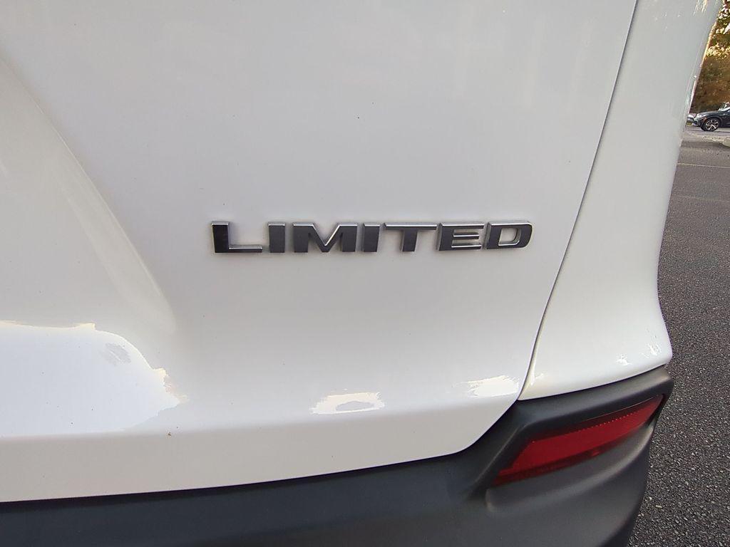 used 2021 Jeep Cherokee car, priced at $25,490