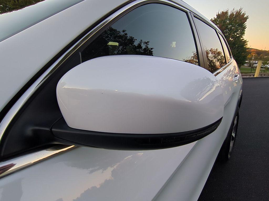 used 2021 Jeep Cherokee car, priced at $25,490