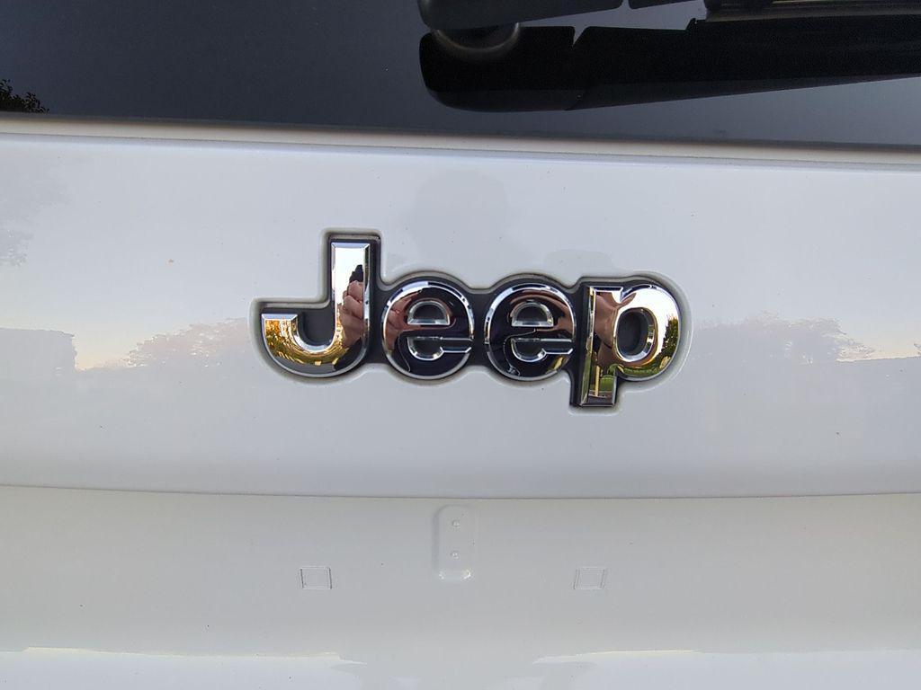 used 2021 Jeep Cherokee car, priced at $25,490