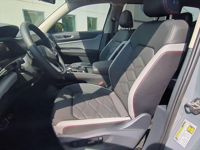 new 2025 Volkswagen Atlas car, priced at $45,683
