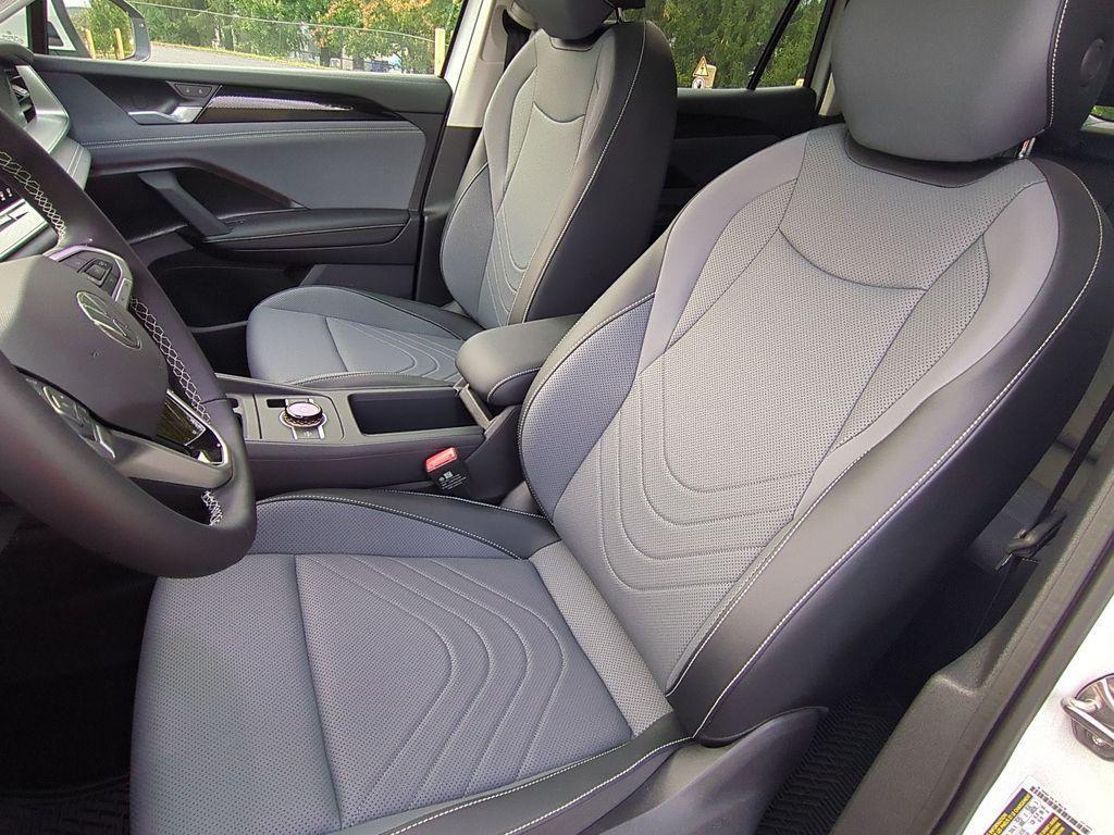 new 2025 Volkswagen Tiguan car, priced at $33,047