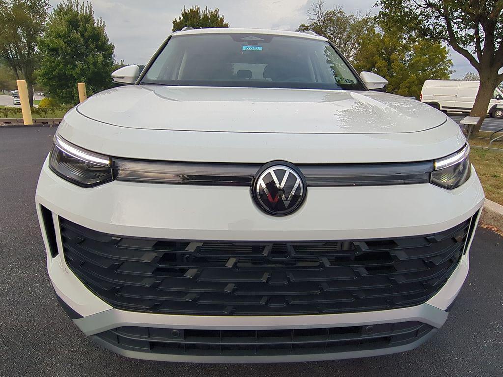 new 2025 Volkswagen Tiguan car, priced at $33,047