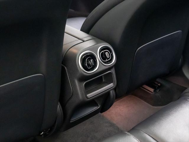 new 2025 Mercedes-Benz GLC 350e car
