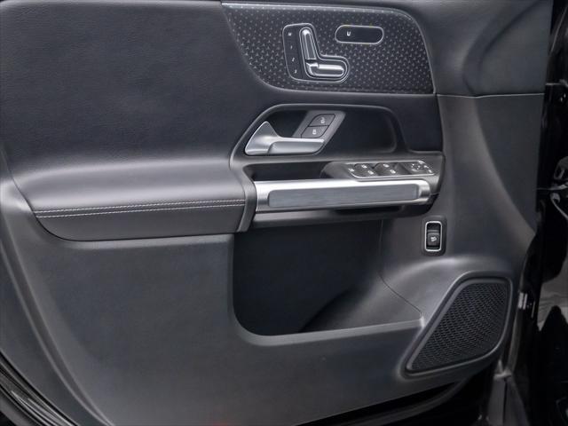 new 2025 Mercedes-Benz GLB 250 car, priced at $49,595