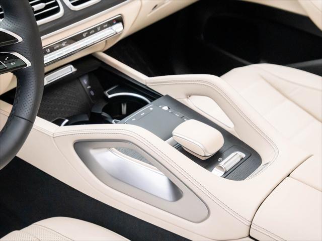 new 2025 Mercedes-Benz GLS 580 car, priced at $121,495