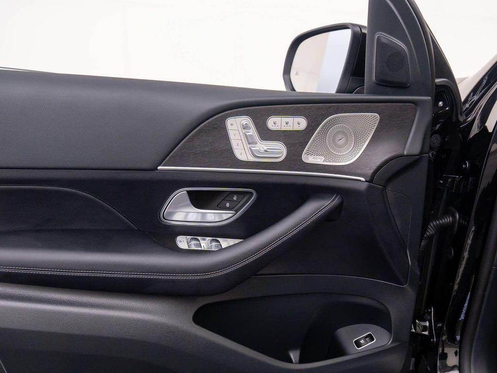 new 2026 Mercedes-Benz GLS 580 car, priced at $111,572