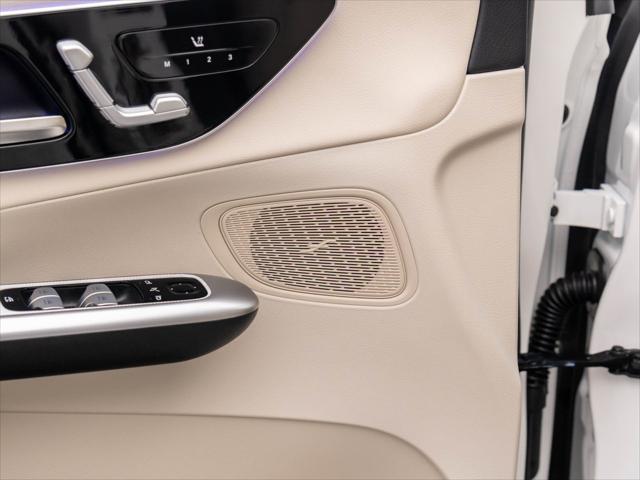 new 2025 Mercedes-Benz GLC 300 car, priced at $54,810
