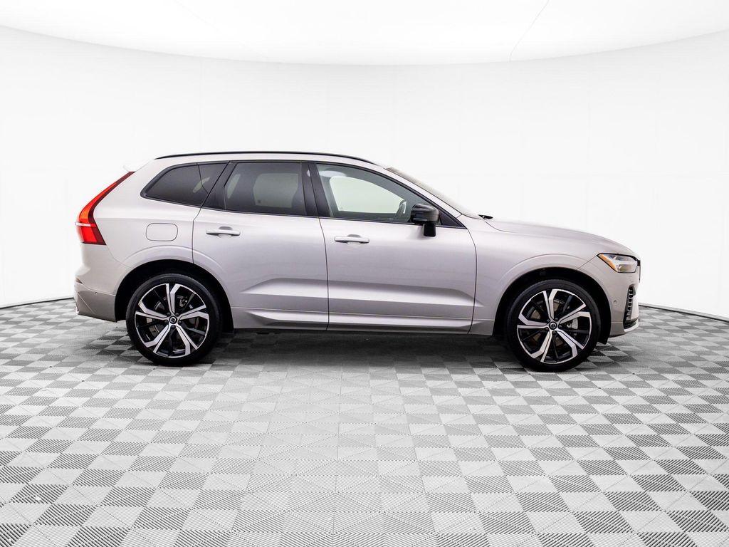 used 2022 Volvo XC60 Recharge Plug-In Hybrid car, priced at $27,000