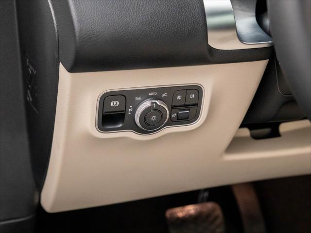 new 2025 Mercedes-Benz GLB 250 car, priced at $52,545