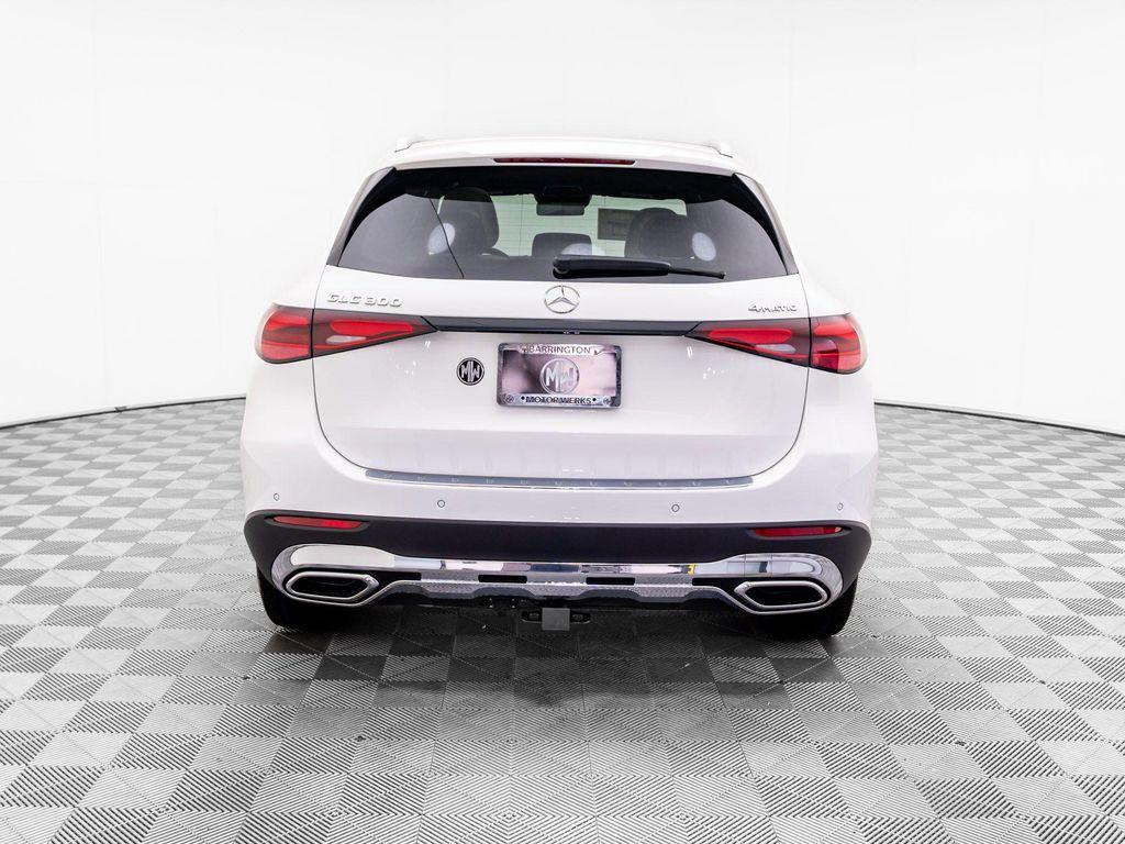 new 2026 Mercedes-Benz GLC 300 car, priced at $60,670