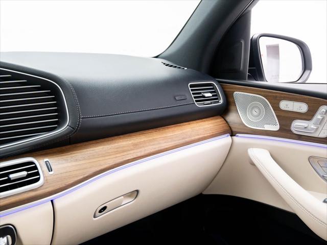 new 2025 Mercedes-Benz GLS 450 car