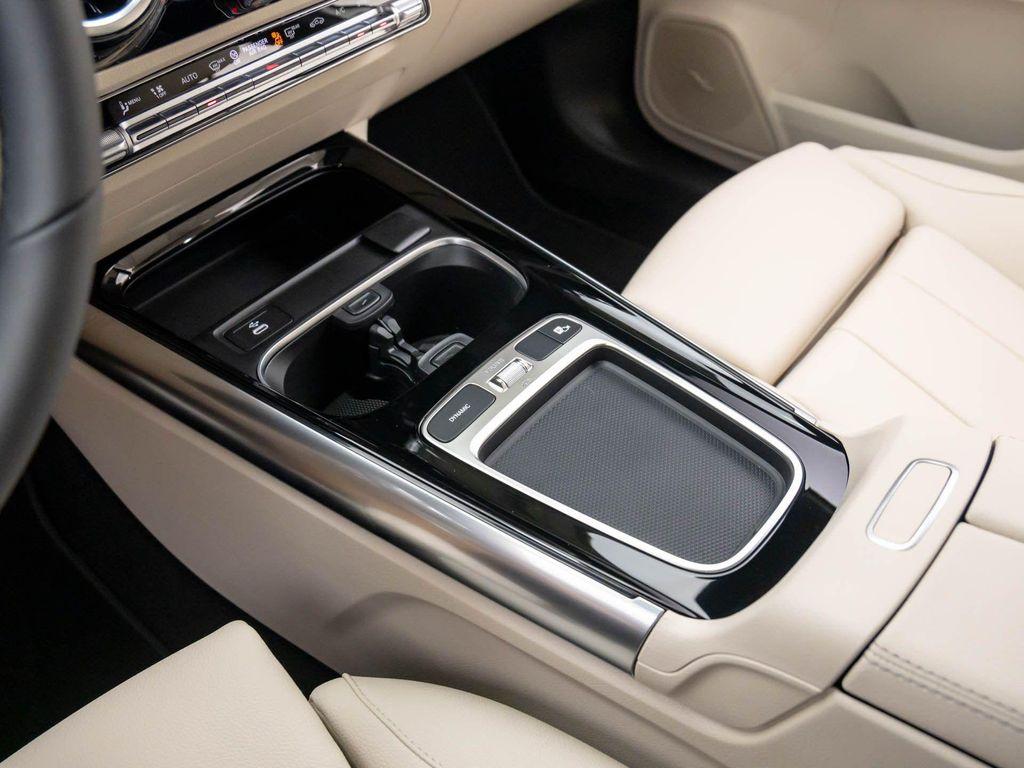 new 2026 Mercedes-Benz GLA 250 car, priced at $43,725