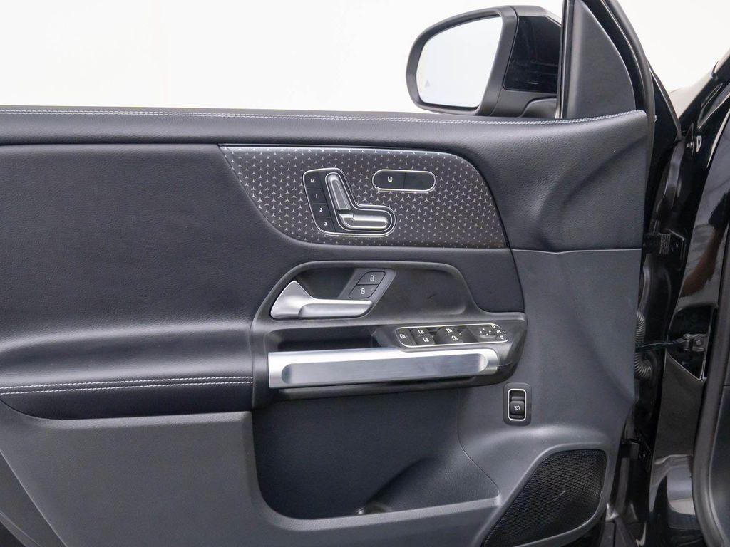 new 2026 Mercedes-Benz GLB 250 car, priced at $45,899