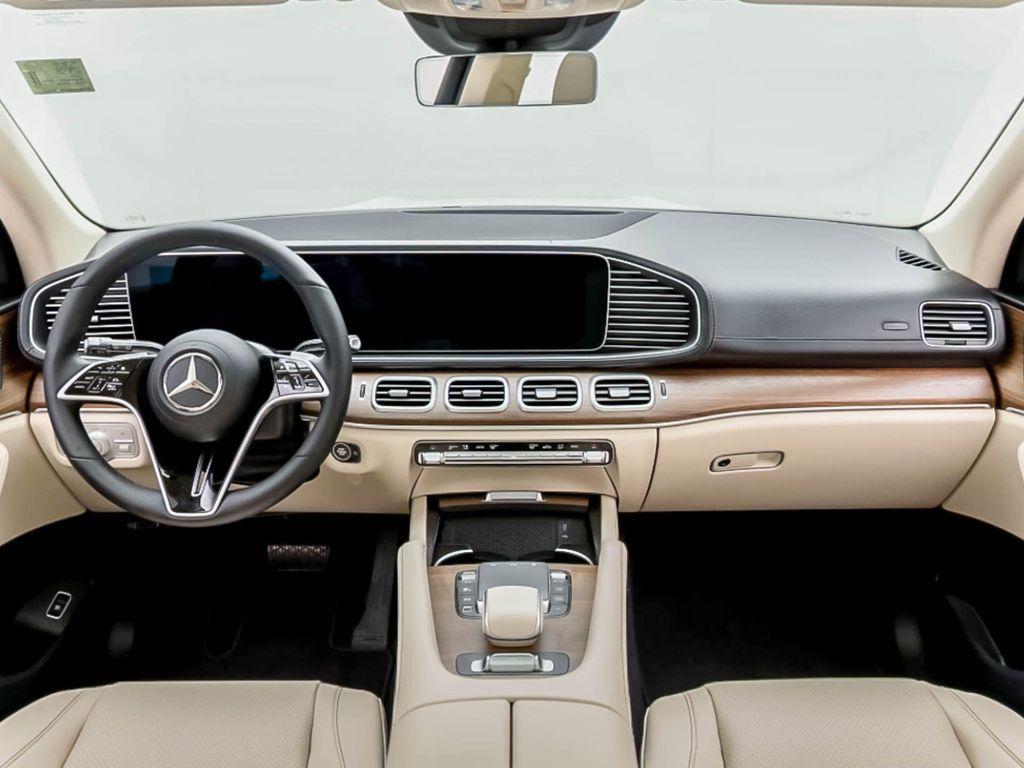 new 2025 Mercedes-Benz GLS 580 car, priced at $114,053