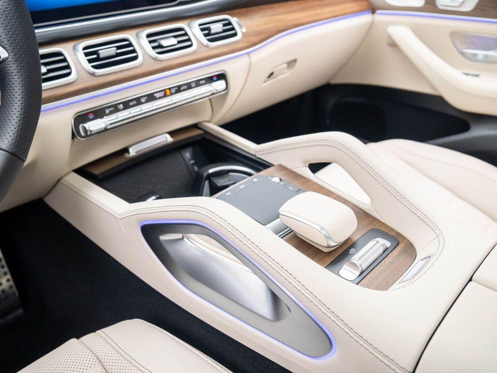 new 2025 Mercedes-Benz GLS 580 car, priced at $114,053
