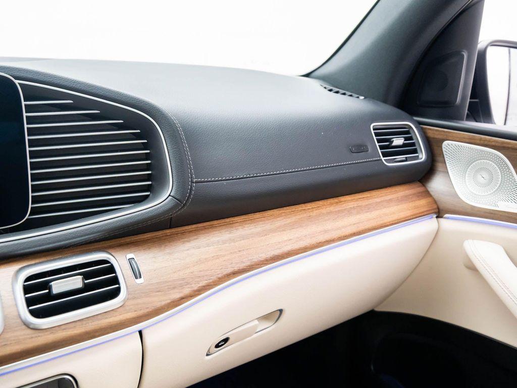 new 2025 Mercedes-Benz GLS 580 car, priced at $114,053