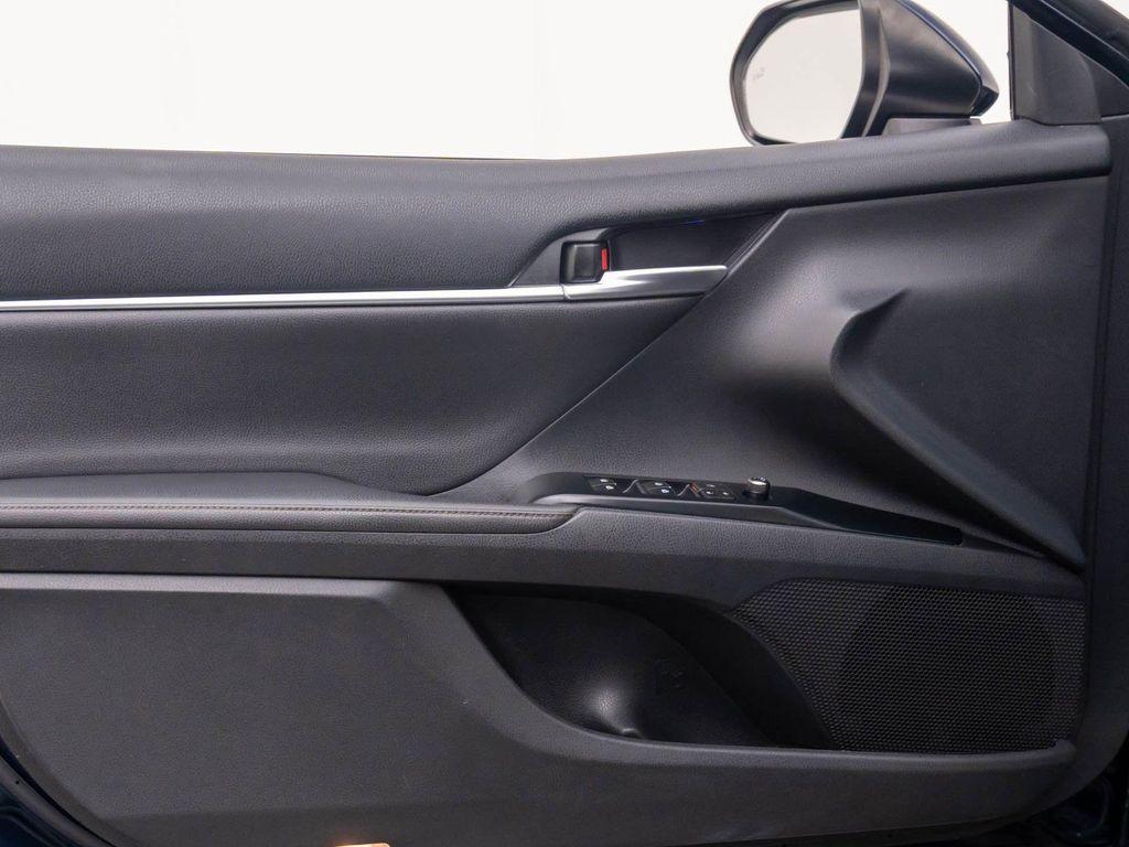 used 2019 Toyota Camry Hybrid car, priced at $18,200