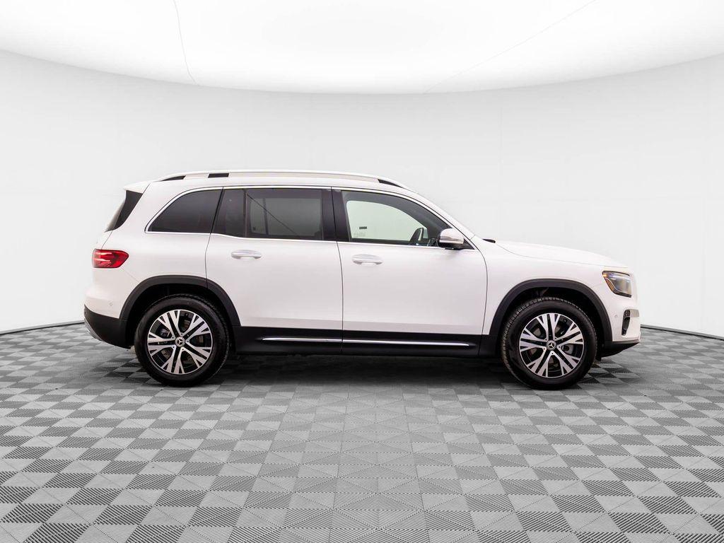new 2025 Mercedes-Benz GLB 250 car, priced at $51,095