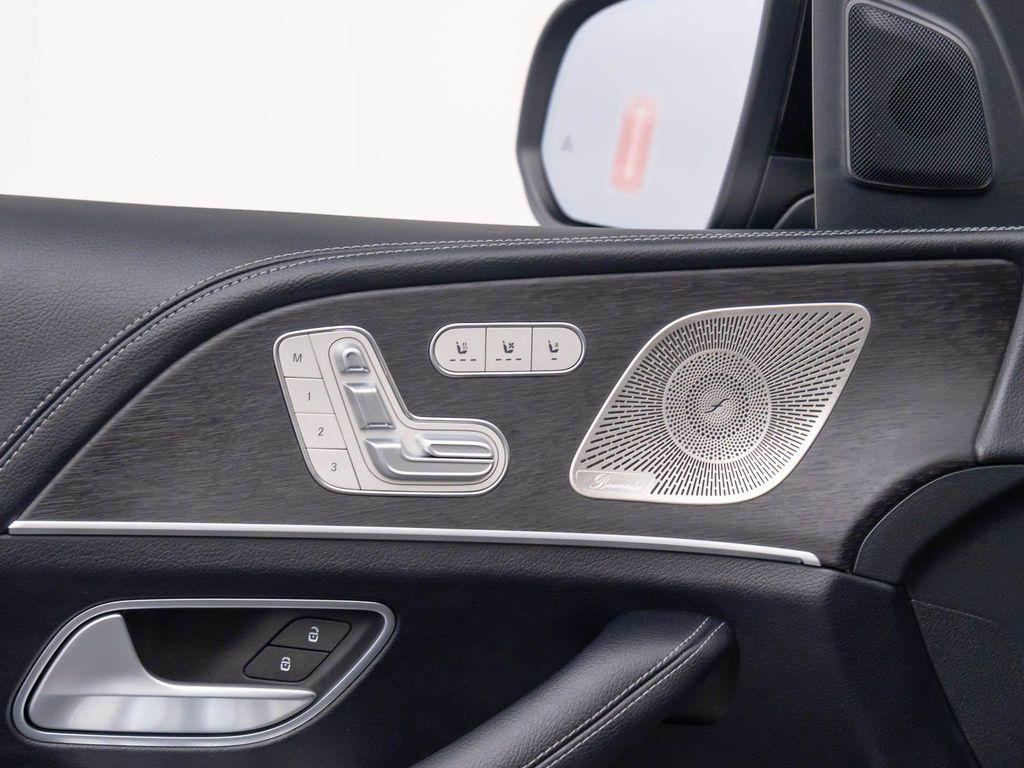 new 2025 Mercedes-Benz GLS 580 car, priced at $112,002