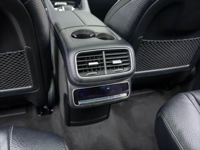 new 2025 Mercedes-Benz GLS 580 car