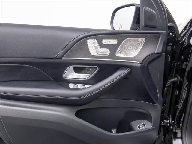 new 2025 Mercedes-Benz GLS 580 car