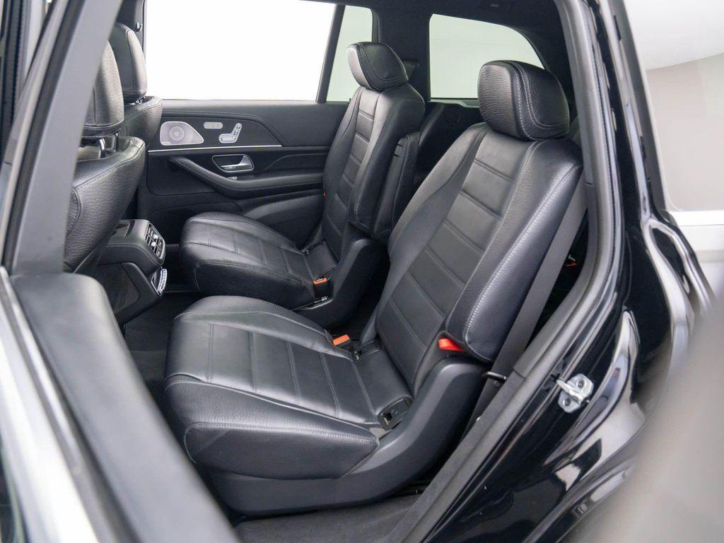 new 2025 Mercedes-Benz GLS 580 car, priced at $112,002