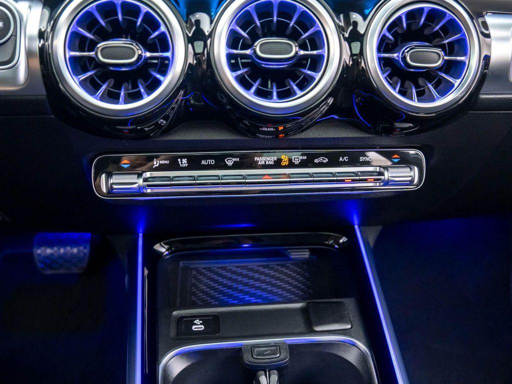 new 2025 Mercedes-Benz GLB 250 car, priced at $53,620
