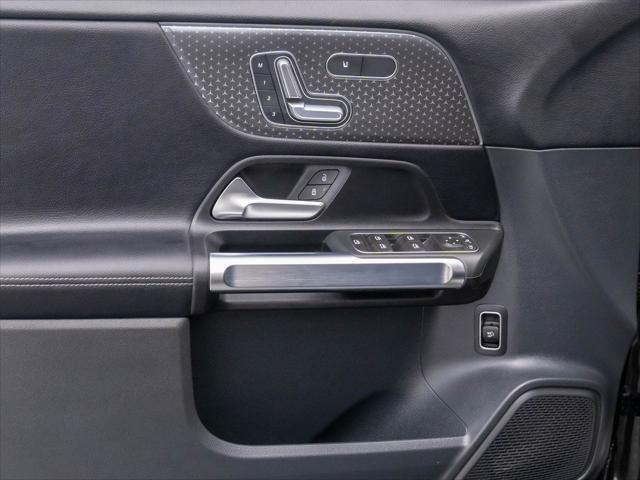 new 2025 Mercedes-Benz GLB 250 car, priced at $49,595