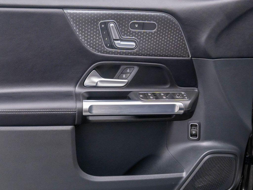 new 2025 Mercedes-Benz GLB 250 car, priced at $53,145