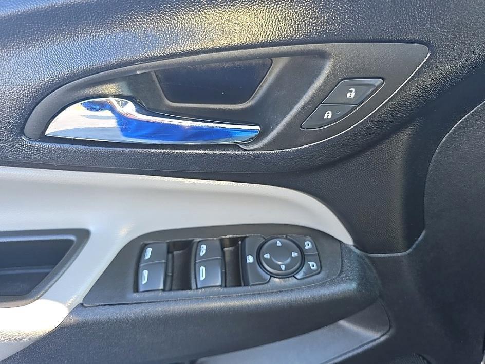 used 2023 Chevrolet Equinox car, priced at $20,994