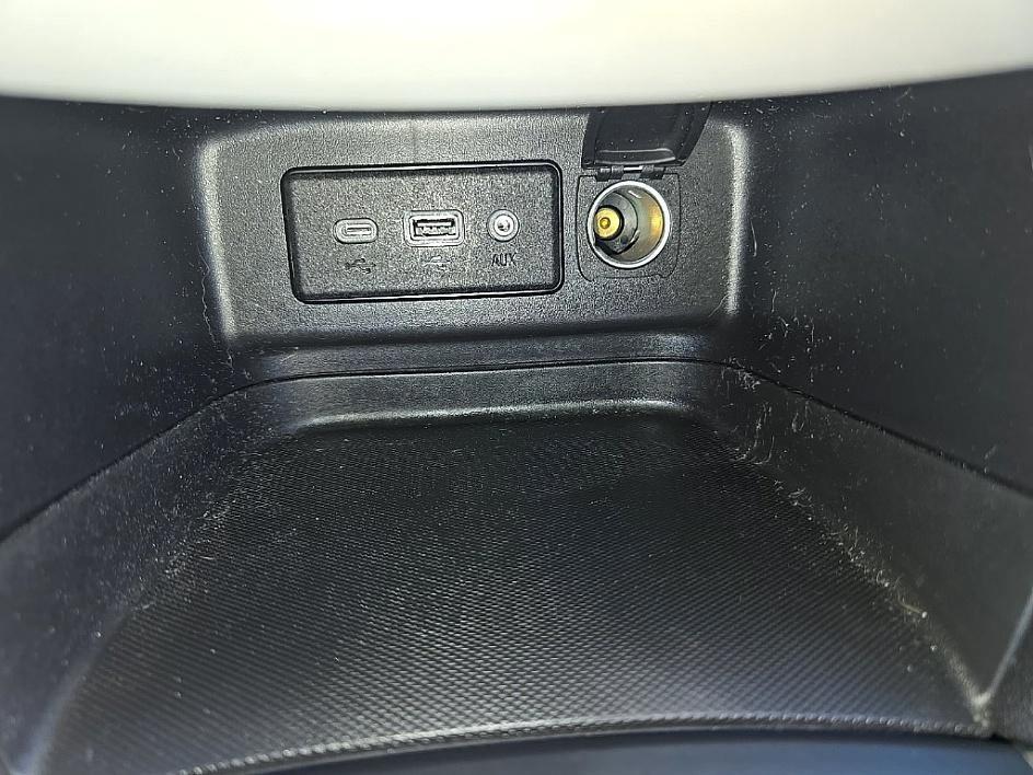 used 2023 Chevrolet Equinox car, priced at $20,994