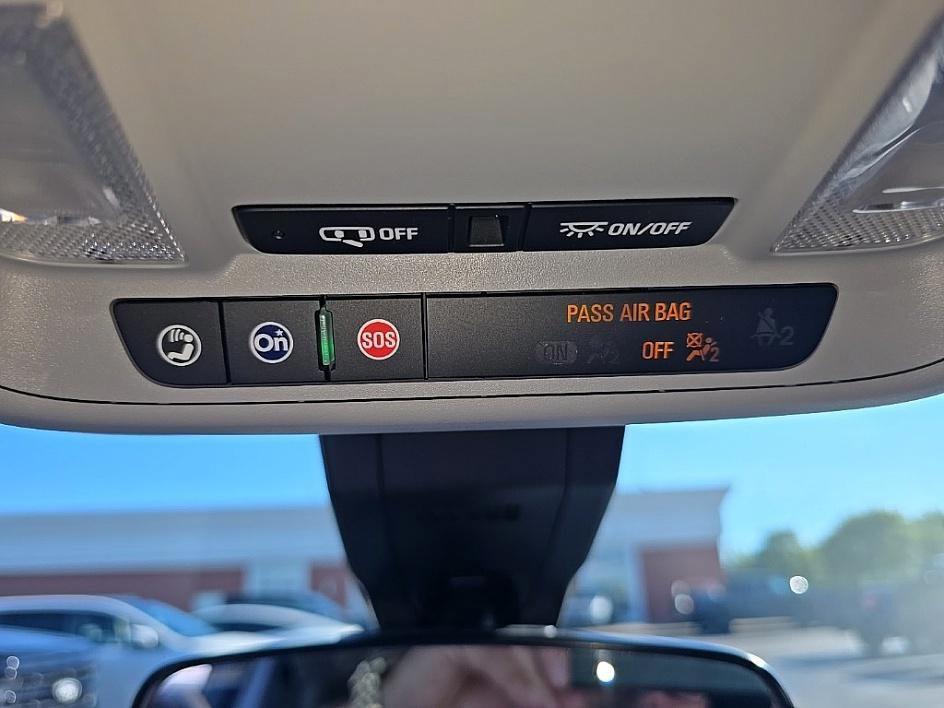 used 2023 Chevrolet Equinox car, priced at $20,994