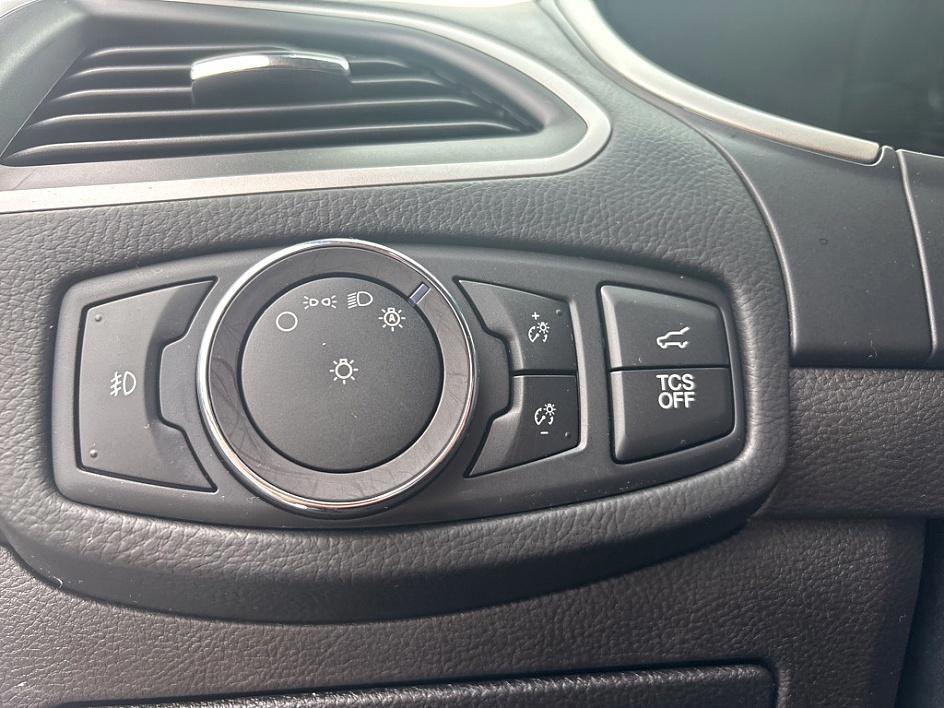 used 2019 Ford Edge car, priced at $18,100