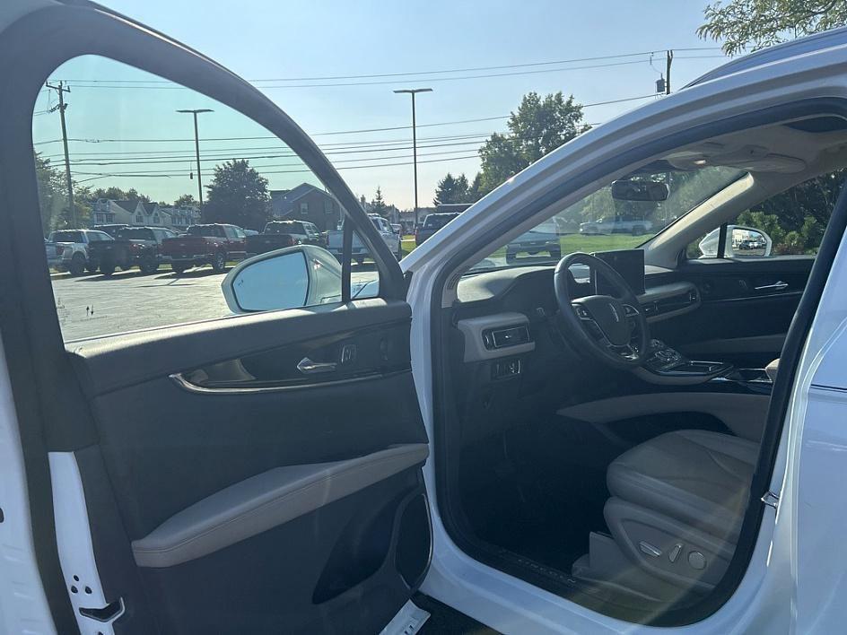 used 2021 Lincoln Nautilus car, priced at $31,915