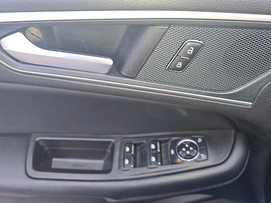 used 2024 Ford Edge car, priced at $25,948