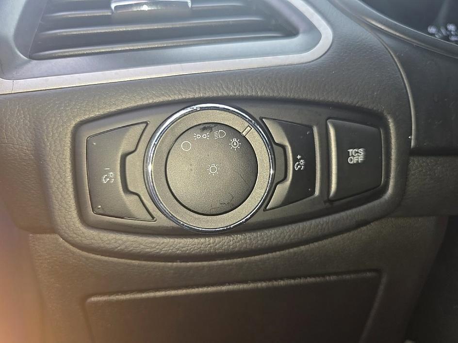 used 2024 Ford Edge car, priced at $25,948