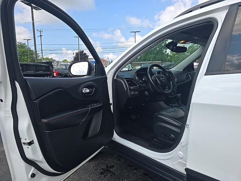used 2019 Jeep Cherokee car, priced at $19,907