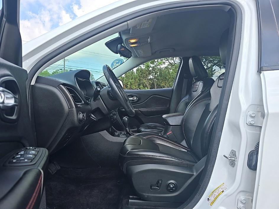 used 2019 Jeep Cherokee car, priced at $19,907